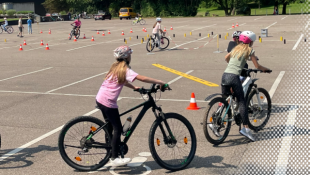 Sicher im Straßenverkehr – Fahrrad-Sicherheitstraining für die Fünftklässler